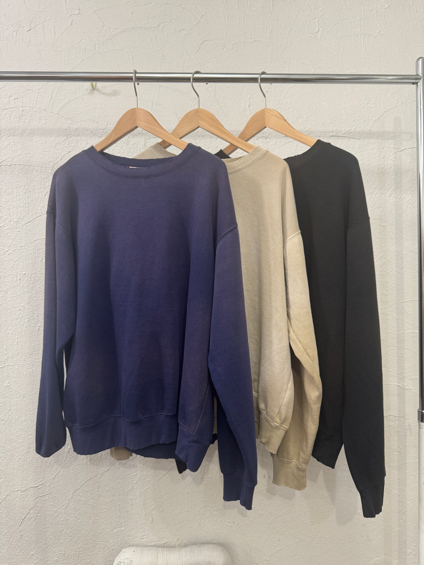 CLASSIC CREWNECK AGED